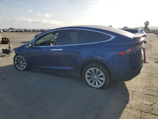 5YJXCDE22LF271719 2020 TESLA MODEL X - Image 2