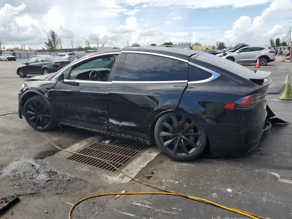 5YJXCDE22LF297754 2020 TESLA MODEL X - Image 2