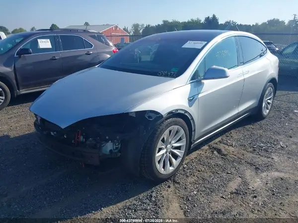 5YJXCDE23HF034972 2017 TESLA MODEL X - Image 2