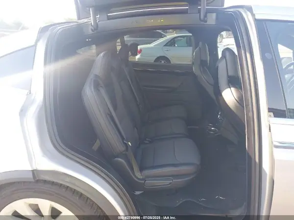 5YJXCDE23HF034972 2017 TESLA MODEL X - Image 8