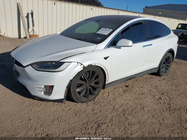 5YJXCDE23HF045888 2017 TESLA MODEL X - Image 2