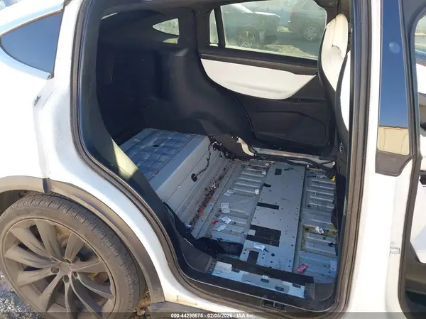 5YJXCDE23HF045888 2017 TESLA MODEL X - Image 8