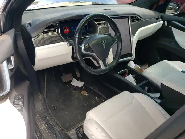 5YJXCDE23HF046099 2017 TESLA MODEL X - Image 8