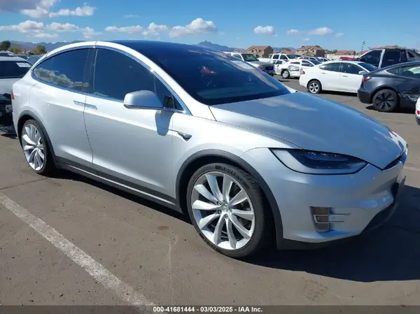 5YJXCDE23HF053974 2017 TESLA MODEL X - Image 1