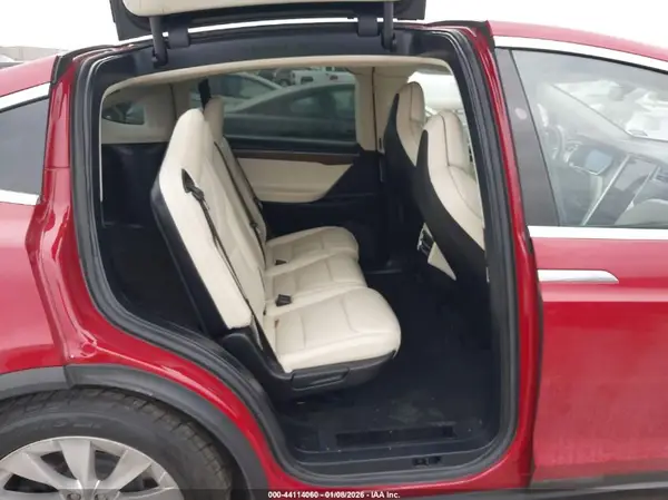 5YJXCDE23JF087533 2018 TESLA MODEL X - Image 8
