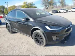 5YJXCDE23JF089556 2018 TESLA MODEL X
