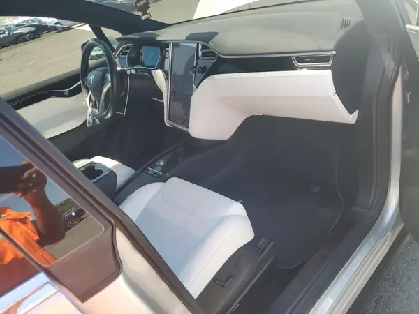 5YJXCDE23JF090870 2018 TESLA MODEL X - Image 8