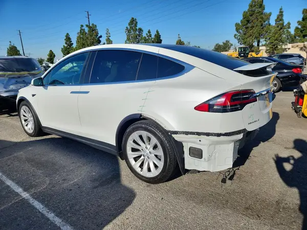 5YJXCDE23JF093588 2018 TESLA MODEL X - Image 2