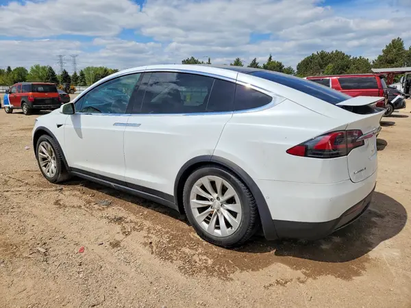 5YJXCDE23JF112060 2018 TESLA MODEL X - Image 2