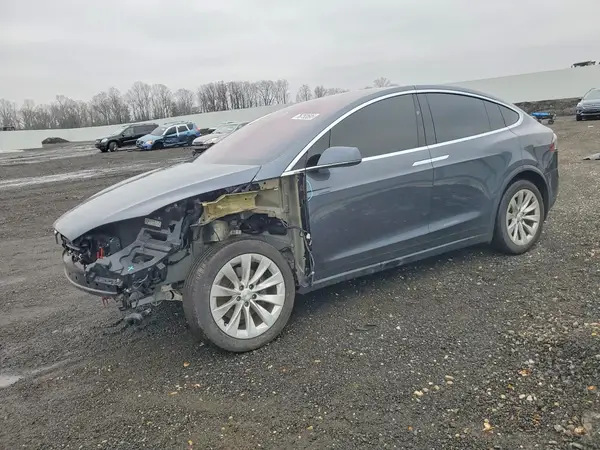 5YJXCDE23JF114147 2018 TESLA MODEL X - Image 2