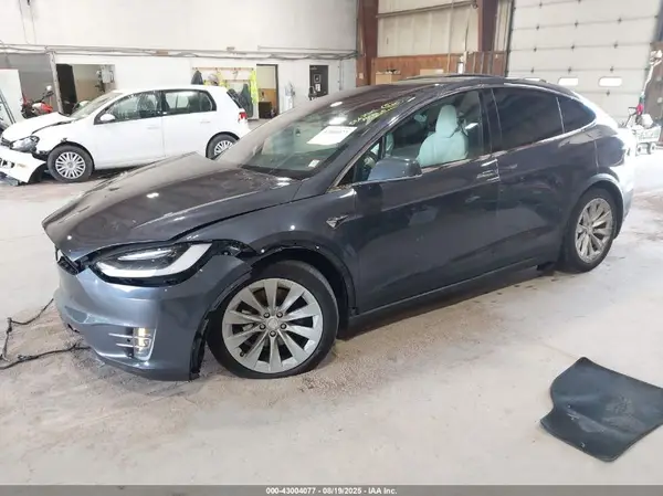 5YJXCDE23JF125715 2018 TESLA MODEL X - Image 2