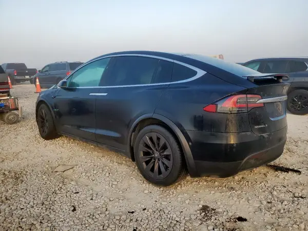 5YJXCDE23JF132468 2018 TESLA MODEL X - Image 2