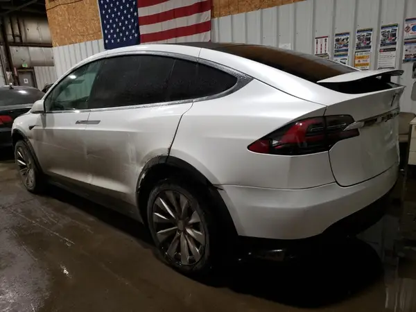 5YJXCDE23KF180330 2019 TESLA MODEL X - Image 2