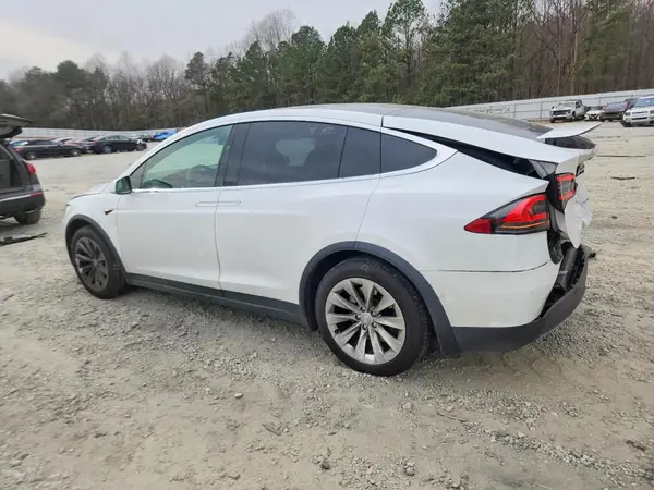 5YJXCDE23LF299528 2020 TESLA MODEL X - Image 2