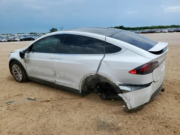5YJXCDE23MF319746 2021 TESLA MODEL X - Image 2