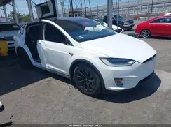 5YJXCDE24HF032390 2017 TESLA MODEL X