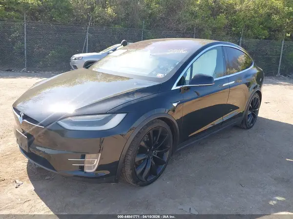 5YJXCDE24HF052946 2017 TESLA MODEL X - Image 2