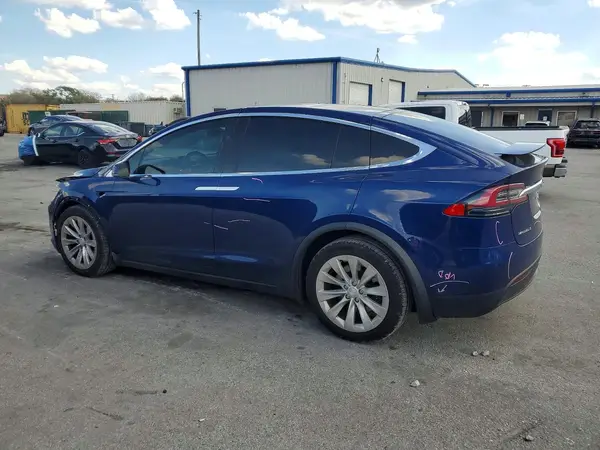 5YJXCDE24HF053837 2017 TESLA MODEL X - Image 2