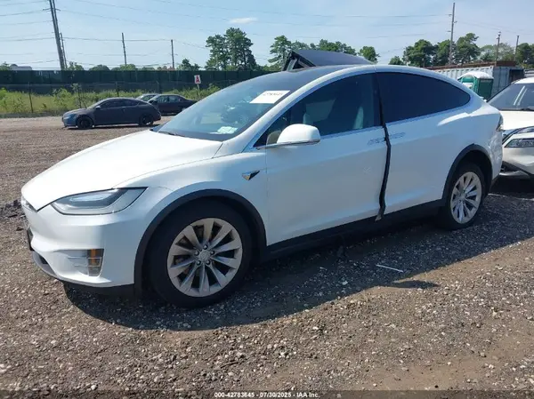 5YJXCDE24HF055023 2017 TESLA MODEL X - Image 2