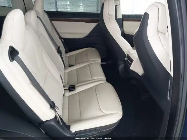 5YJXCDE24HF077183 2017 TESLA MODEL X - Image 8