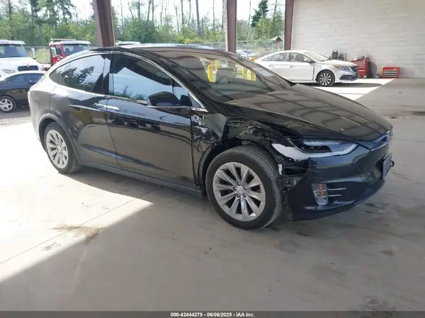 5YJXCDE24JF102038 2018 TESLA MODEL X - Image 1