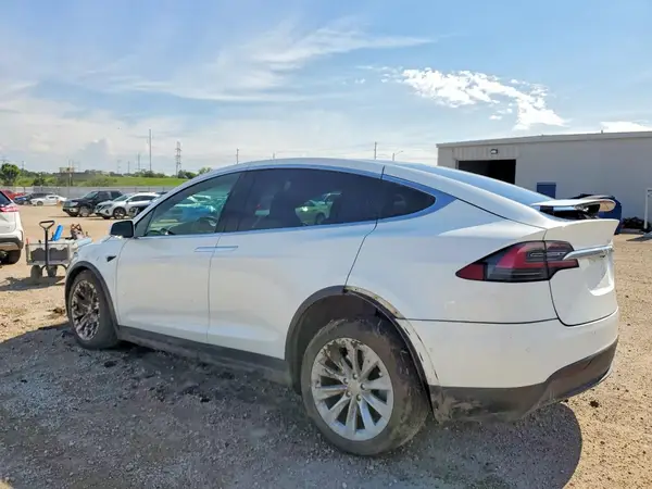 5YJXCDE24JF104033 2018 TESLA MODEL X - Image 2