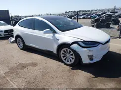 5YJXCDE24JF136884 2018 TESLA MODEL X