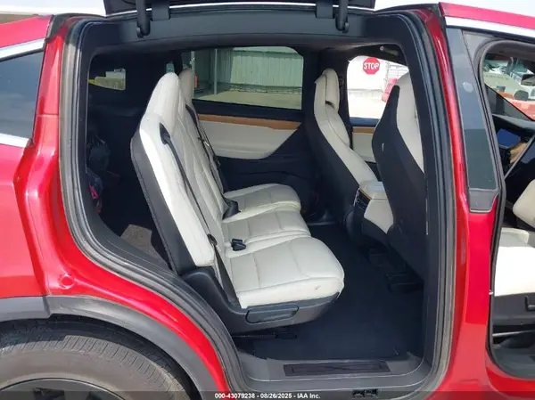 5YJXCDE24KF209155 2019 TESLA MODEL X - Image 8
