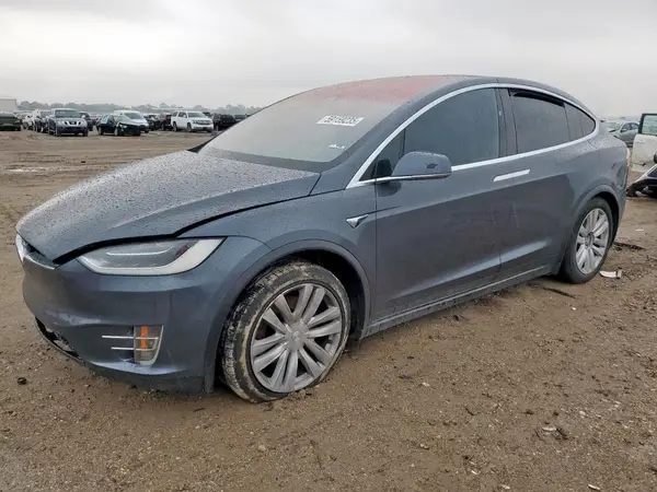 5YJXCDE25GF026001 2016 TESLA MODEL X - Image 1