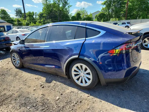 5YJXCDE25GF026421 2016 TESLA MODEL X - Image 2