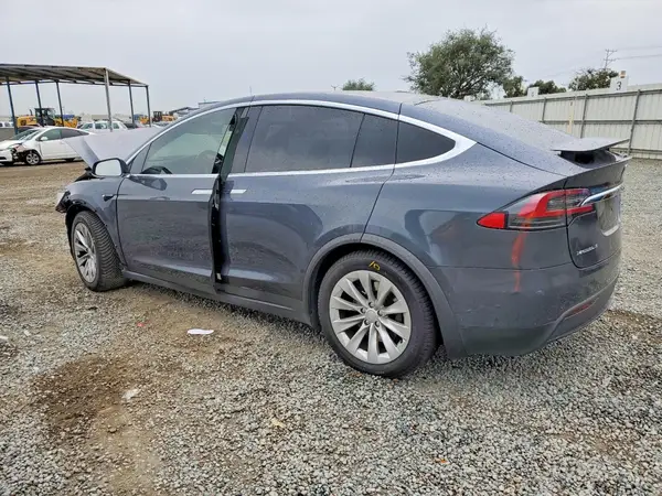 5YJXCDE25GF027892 2016 TESLA MODEL X - Image 2