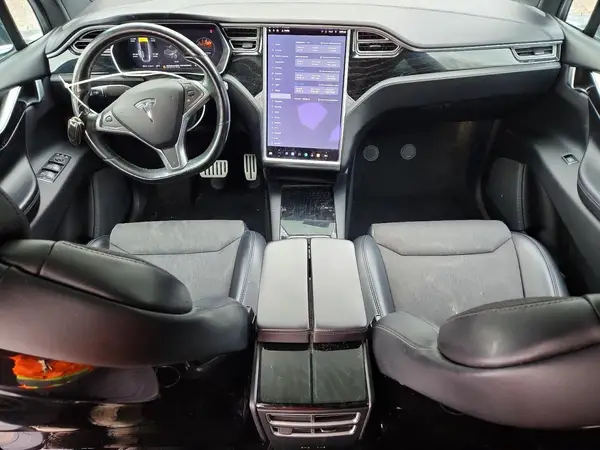 5YJXCDE25HF033113 2017 TESLA MODEL X - Image 8