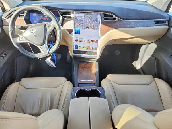 5YJXCDE25HF045195 2017 TESLA MODEL X - Image 8