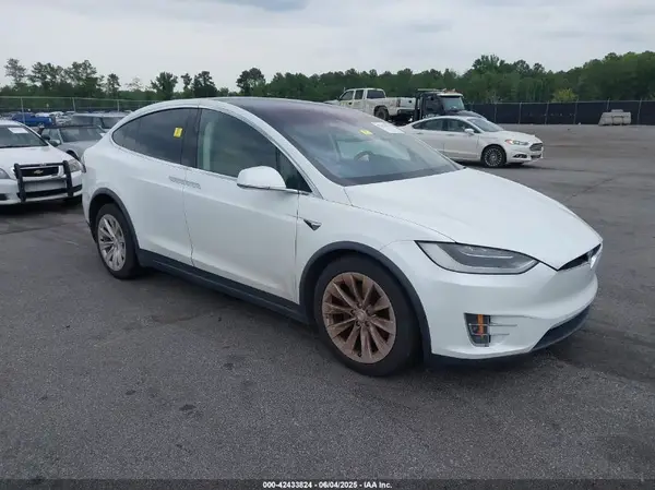 5YJXCDE25HF052244 2017 TESLA MODEL X - Image 1