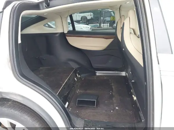 5YJXCDE25HF052244 2017 TESLA MODEL X - Image 8