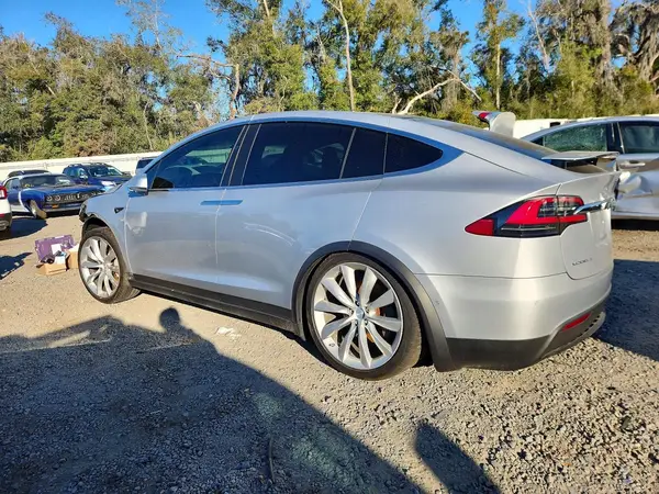 5YJXCDE25HF076866 2017 TESLA MODEL X - Image 2