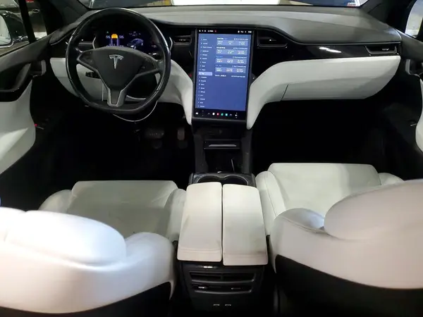5YJXCDE25JF110956 2018 TESLA MODEL X - Image 8