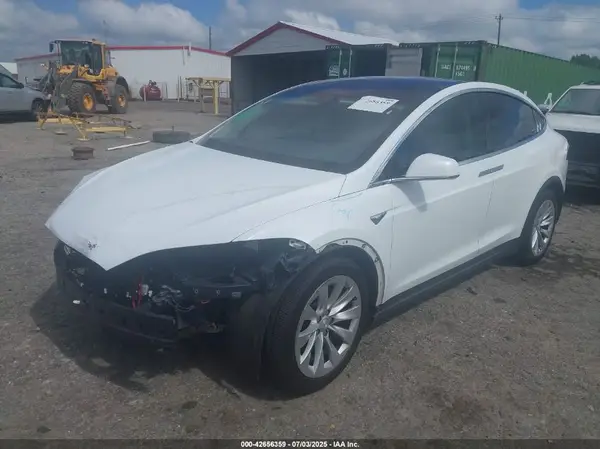 5YJXCDE25JF113663 2018 TESLA MODEL X - Image 2