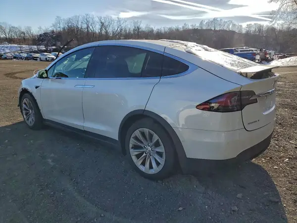 5YJXCDE25JF127840 2018 TESLA MODEL X - Image 2