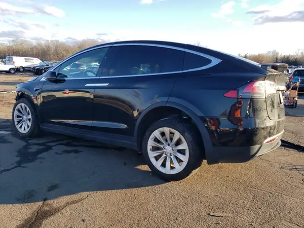 5YJXCDE25KF147250 2019 TESLA MODEL X - Image 2