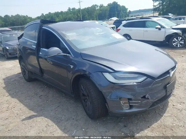 5YJXCDE25KF152979 2019 TESLA MODEL X - Image 1