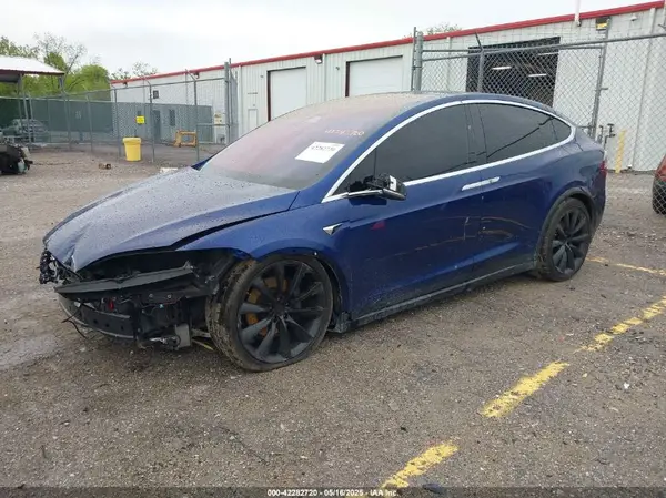 5YJXCDE25KF196870 2019 TESLA MODEL X - Image 2