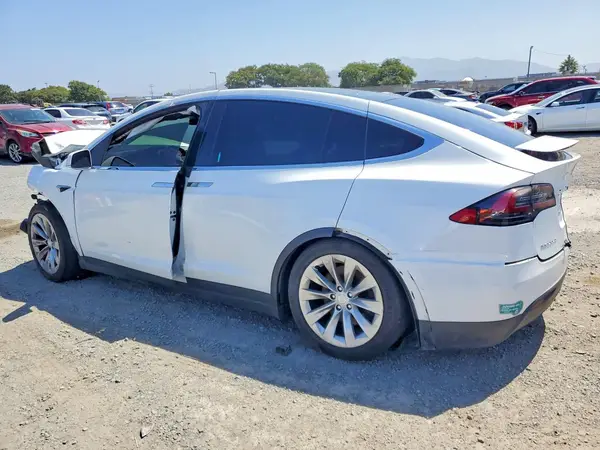 5YJXCDE25LF303711 2020 TESLA MODEL X - Image 2