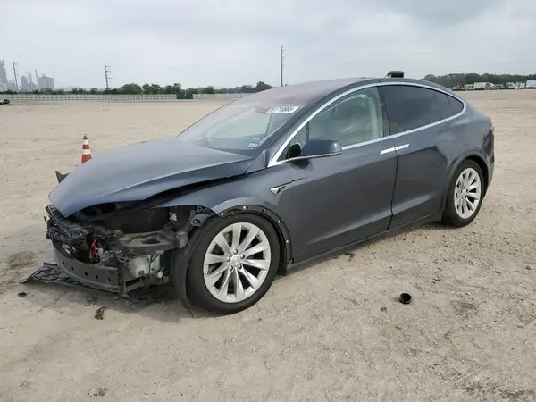 5YJXCDE26GF034172 2016 TESLA MODEL X - Image 1