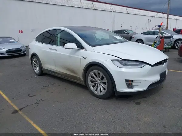 5YJXCDE26HF034495 2017 TESLA MODEL X - Image 1
