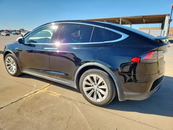 5YJXCDE26HF037185 2017 TESLA MODEL X - Image 2