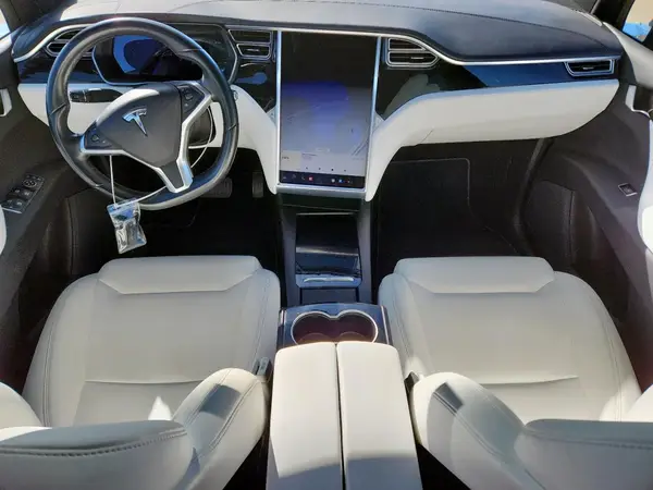 5YJXCDE26HF037185 2017 TESLA MODEL X - Image 8