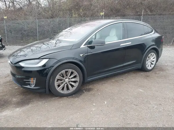 5YJXCDE26HF053631 2017 TESLA MODEL X - Image 2