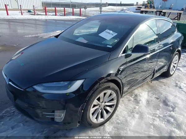 5YJXCDE26HF055587 2017 TESLA MODEL X - Image 2