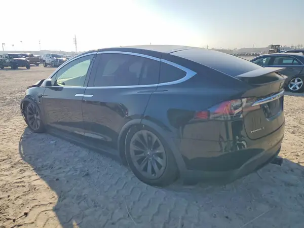 5YJXCDE26HF056769 2017 TESLA MODEL X - Image 2